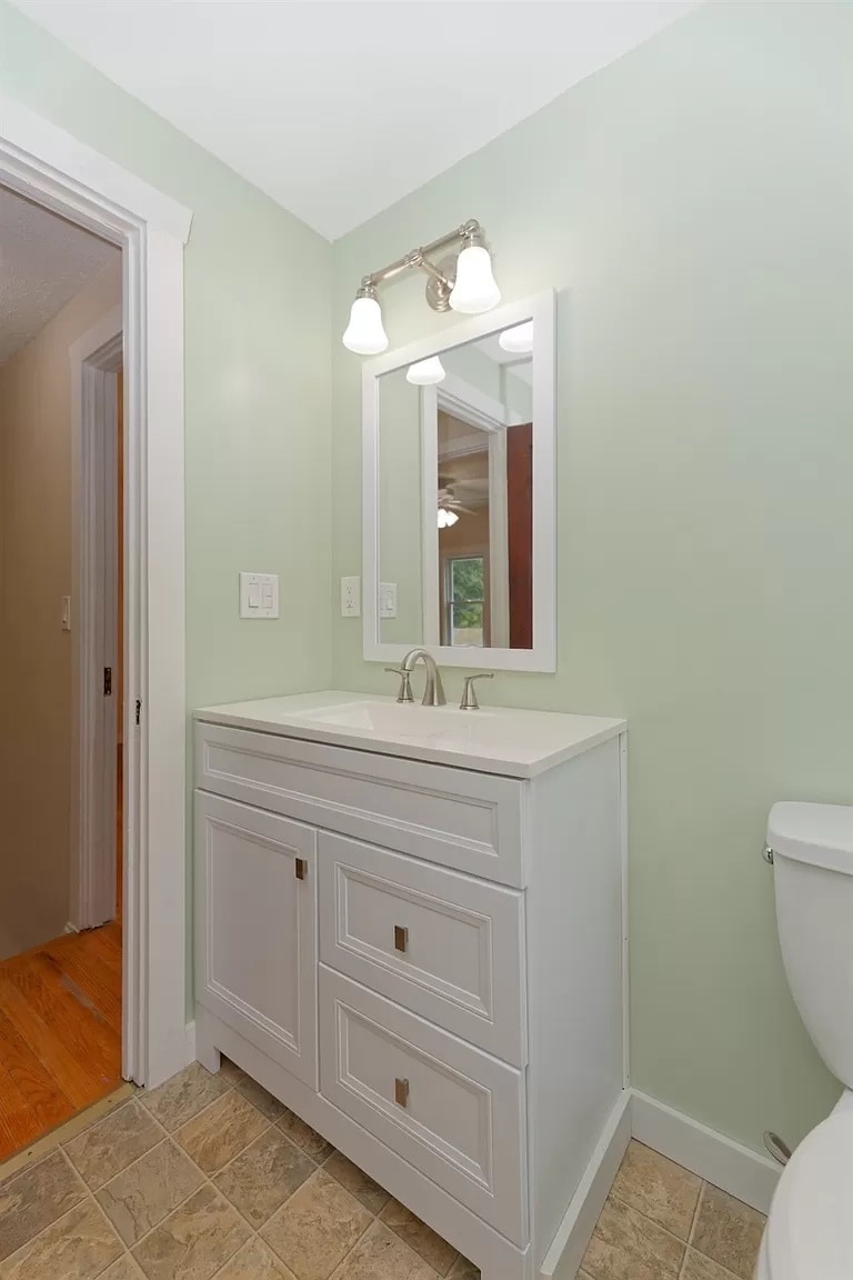 Building Photo - 1153 S Country Club Dr