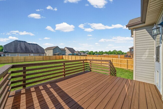 Building Photo - Pet Friendly Four Bedroom with Basement!
