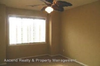 Building Photo - Beautiful 5 + bedroom home - In much desir...
