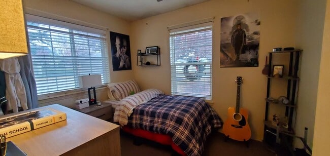 Building Photo - 690 N Caracaras Pl