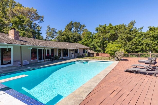 Building Photo - 25 Warmwood Way