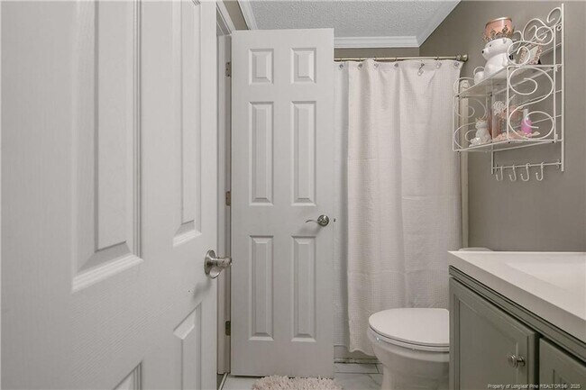 Building Photo - 2 Bedrooms 2 Bathrooms Condo