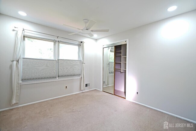 Building Photo - 19 Wetherhill Way