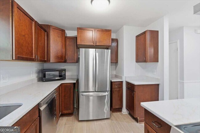 Building Photo - 2815 Carolyn Dr