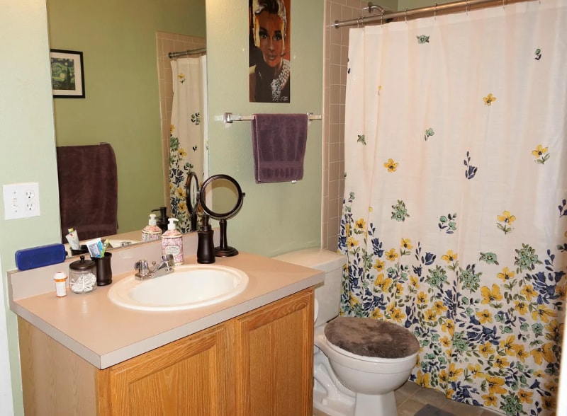 Building Photo - 2850 Aurora Ave