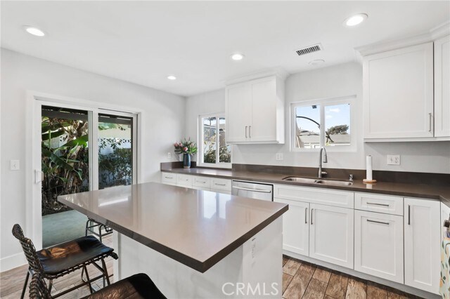 Building Photo - 630 Indianapolis Ave