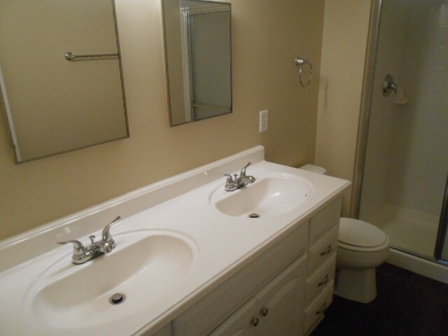 Building Photo - 82 Richard Ave