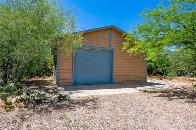 Building Photo - Charming historic home in central Tucson