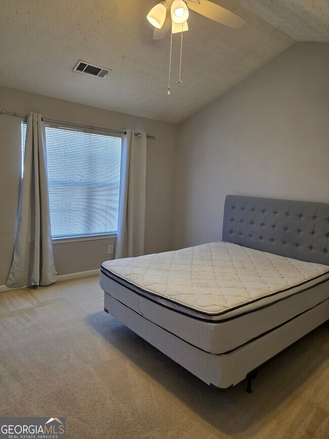 Building Photo - 387 Spring Walk Trce