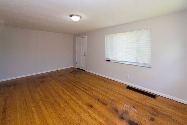 Building Photo - BRIDGETOWN- 3BEDROOM 1BATH W 1 CAR BUILT I...
