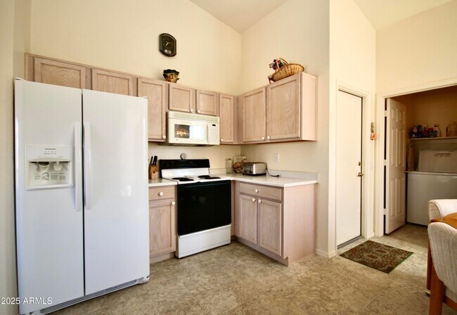 Building Photo - 6973 S Oakmont Dr