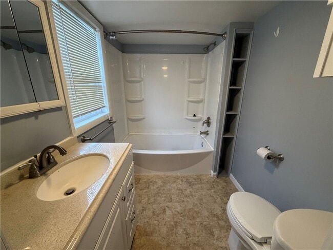 Building Photo - 24 Maynard Ave