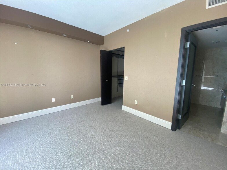 Building Photo - 185 SW 7th St