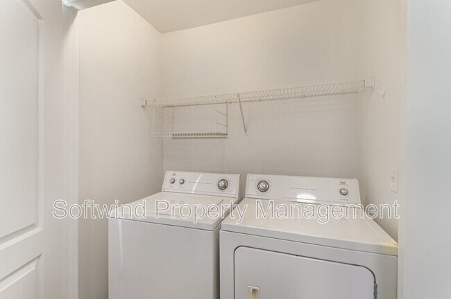 Building Photo - 1519 Elmwood Ave