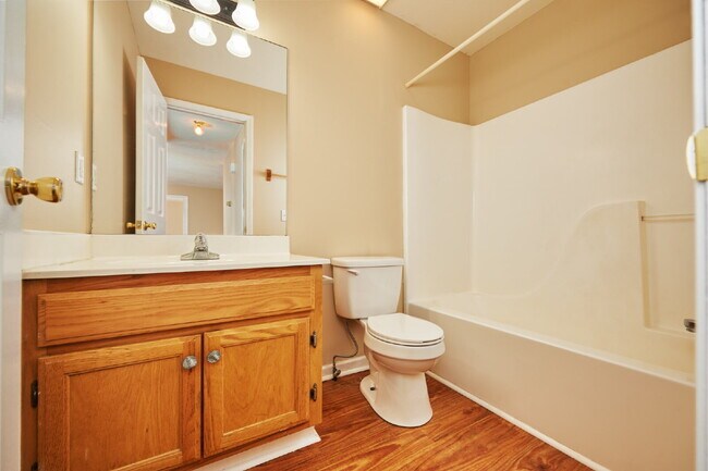 Building Photo - For Rent: 3BR, 2BA house