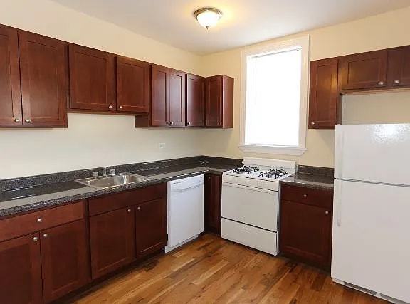 Building Photo - 3941 N Janssen Ave