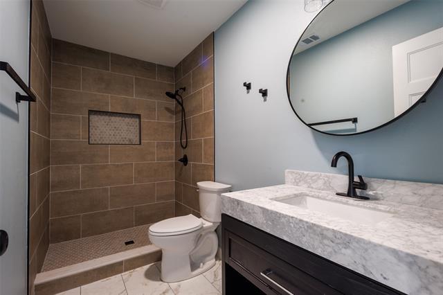 Building Photo - 312 Elm St