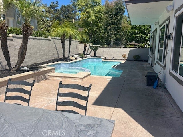 Building Photo - 27041 S Ridge Dr
