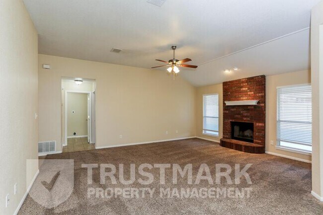 Building Photo - 4300 Capri Dr