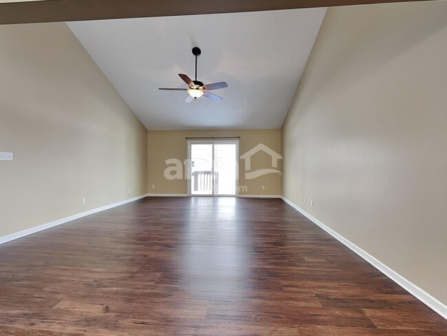 Building Photo - 439 Parkview Ct