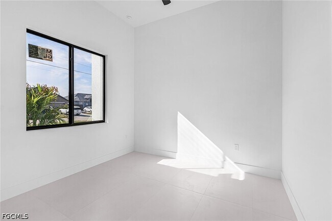 Building Photo - 417 SW 23rd Terrace