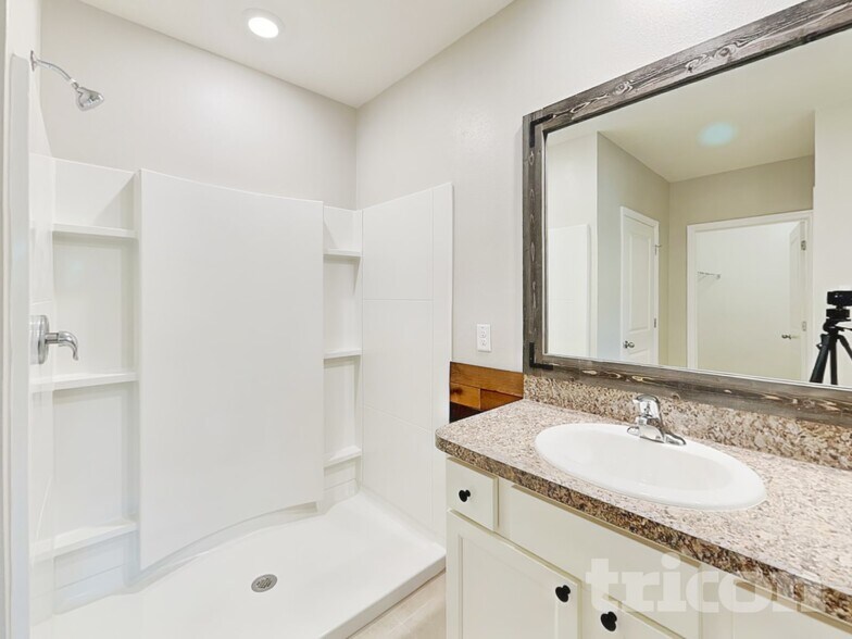 Building Photo - 10212 Cloudburst Ct