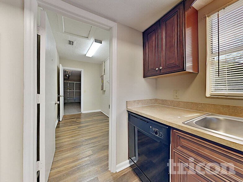 Building Photo - 1201 Windsor Cir