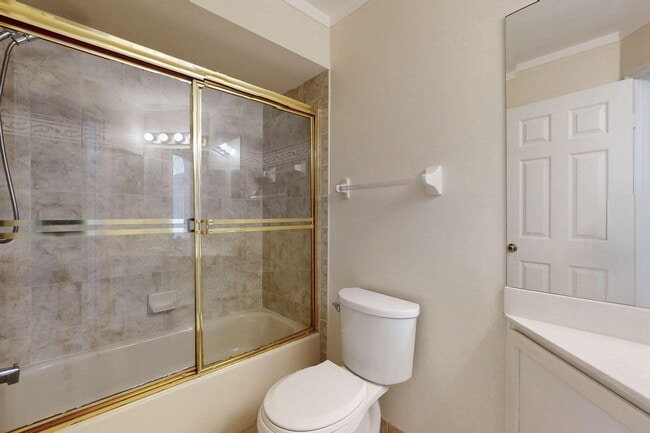 Building Photo - 967 SE Browning Ave