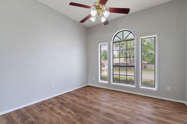 Building Photo - 8808 Timberlyn Way