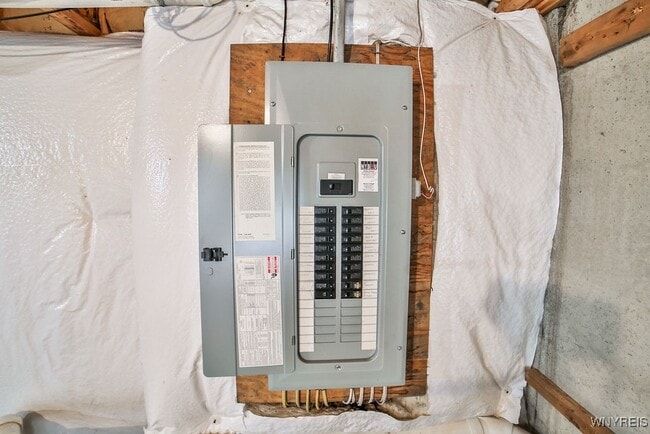 Building Photo - 480 Whitehaven Rd