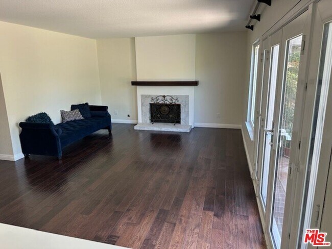 Building Photo - 6501 Bradley Pl