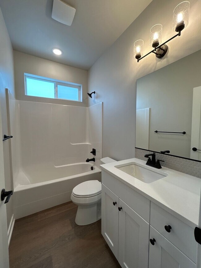 Building Photo - 2 Bedroom in the Luderman Crossing Community - PENDING APPLICATION