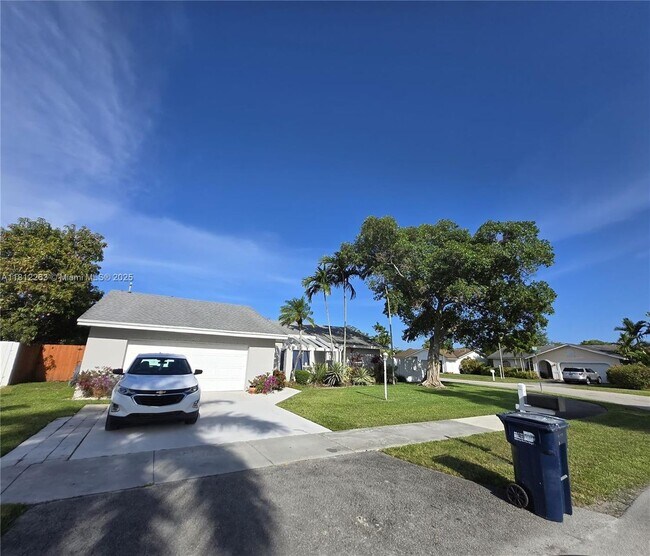 Building Photo - 10625 SW 127th Pl