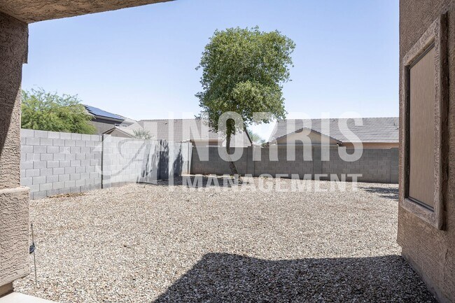 Building Photo - Great Home, Location and Move-In Ready!