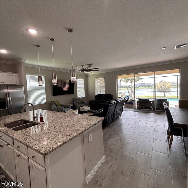 Building Photo - 4028 E Hampton Cir
