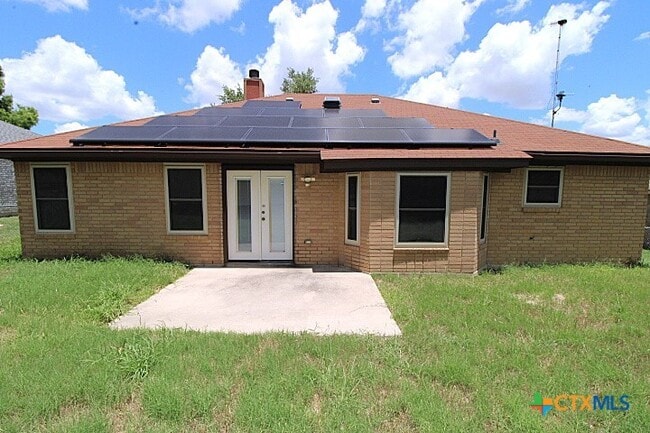 Building Photo - 213 Bronc Dr