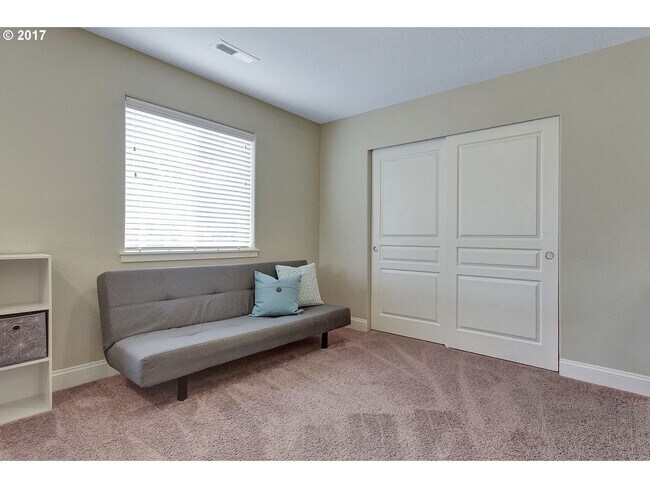 Building Photo - Bright and Open Floor Plan with Fireplace, Attached Garage & Vaulted Ceilings