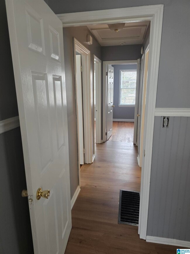 Building Photo - 529 Camellia Rd