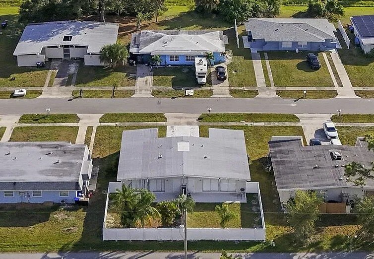 Building Photo - 5720 Gallatin Ln