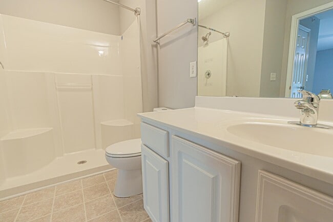 Building Photo - 4850 Meadowsweet Dr