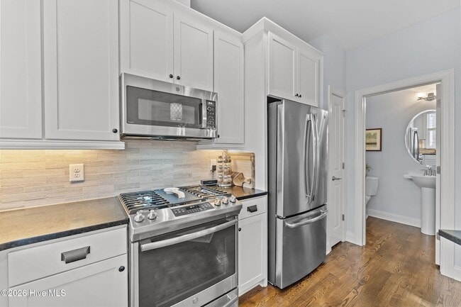 Building Photo - 12 Brownstone Ln