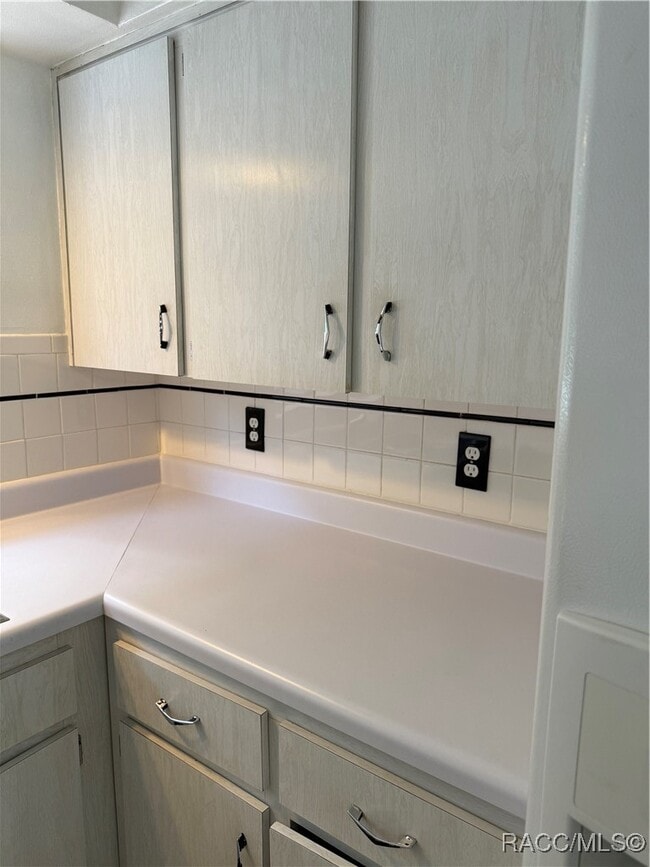 Building Photo - 6106 E Calico Ln