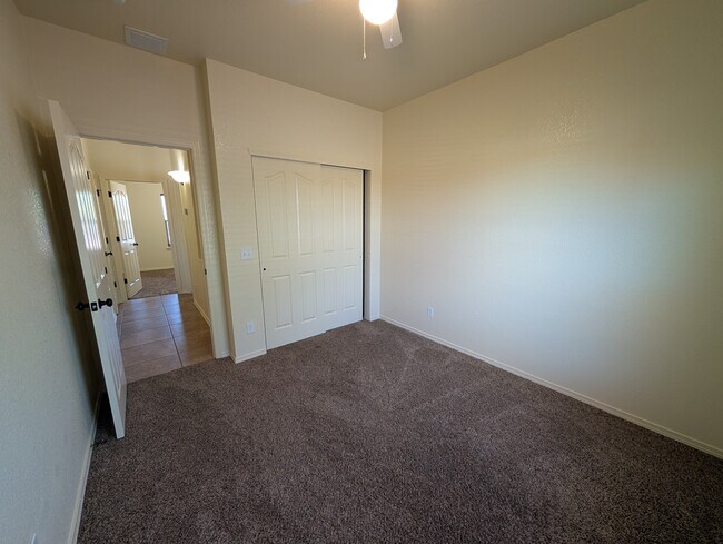 Building Photo - 5604 New Castle Ct