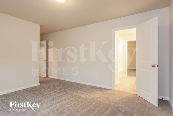 Building Photo - 1302 Eagledale Pl