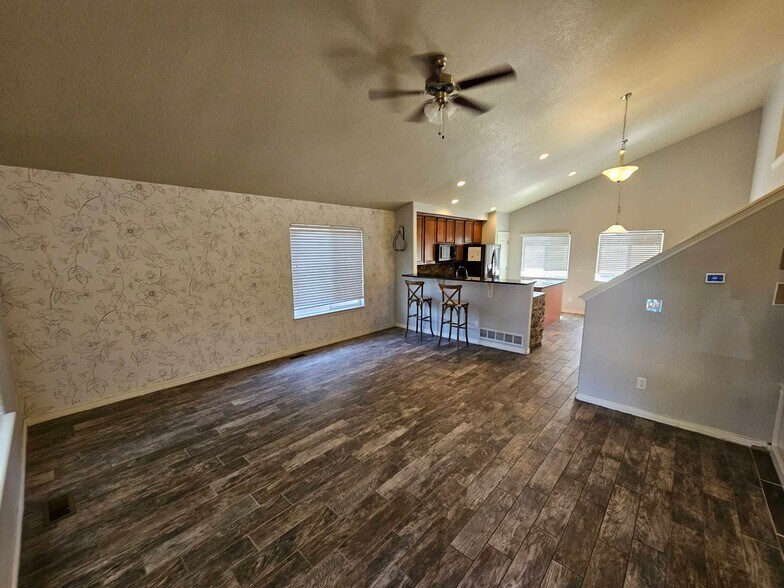 Building Photo - 7431 Araia Dr