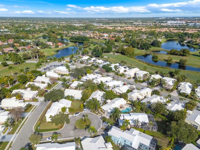 Building Photo - 15241 Wilshire Ct