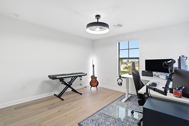 Building Photo - 18579 Ives Dr