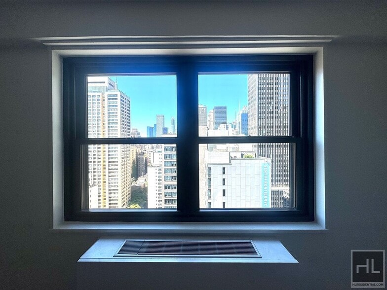 Building Photo - East 39th Street