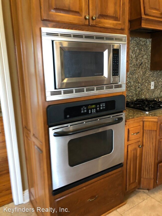 Building Photo - 4 br, 3 bath House - 8556 Glenfield Drive