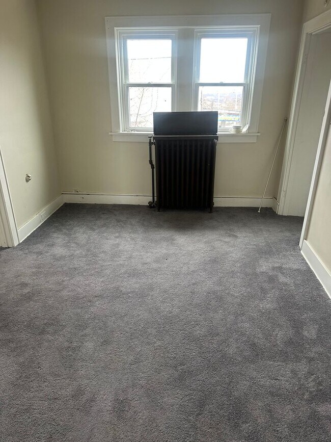 Building Photo - 104 Brownsville Rd